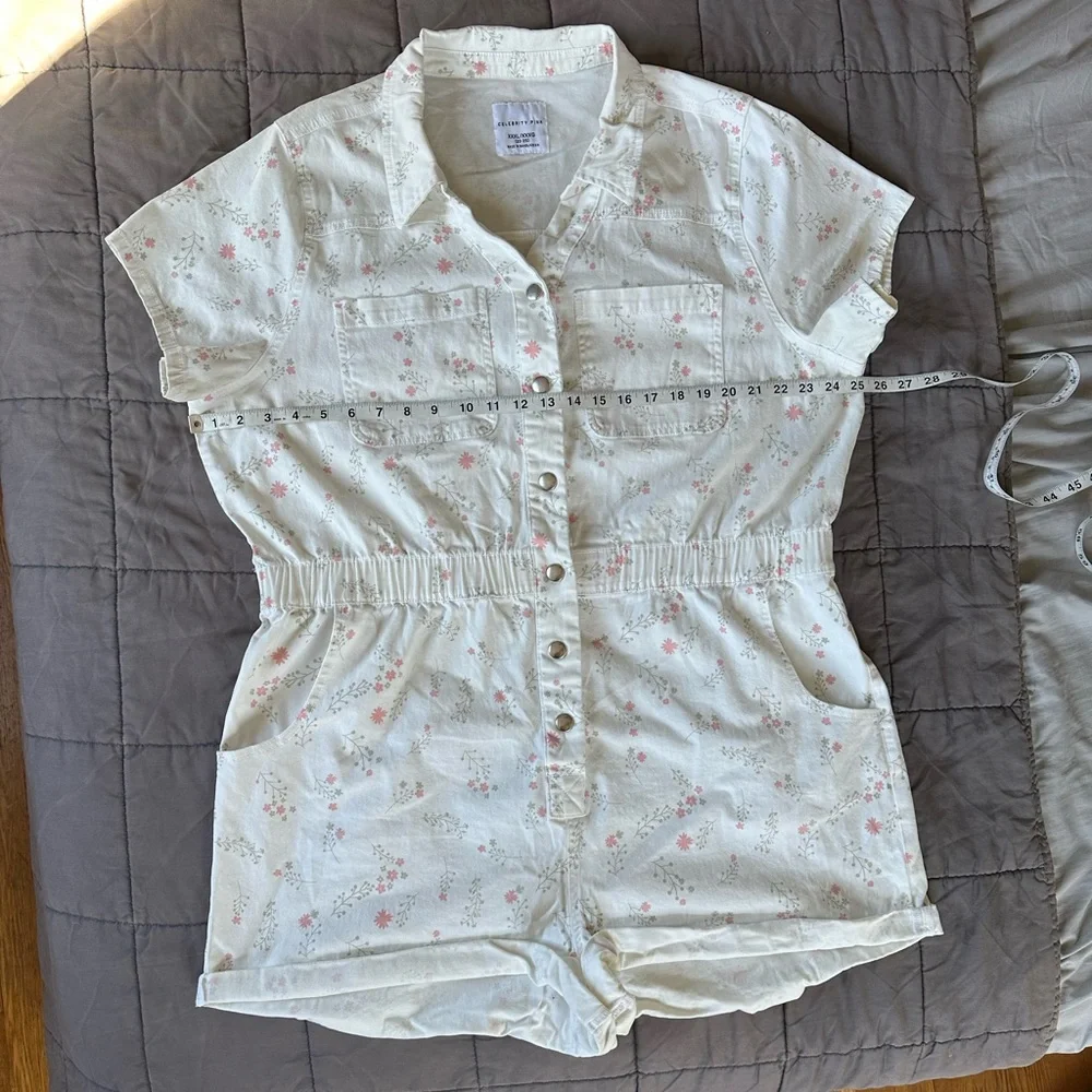 Celebrity Pink plus-sized white denim romper with pink floral print size 3XL - Picture 4 of 9